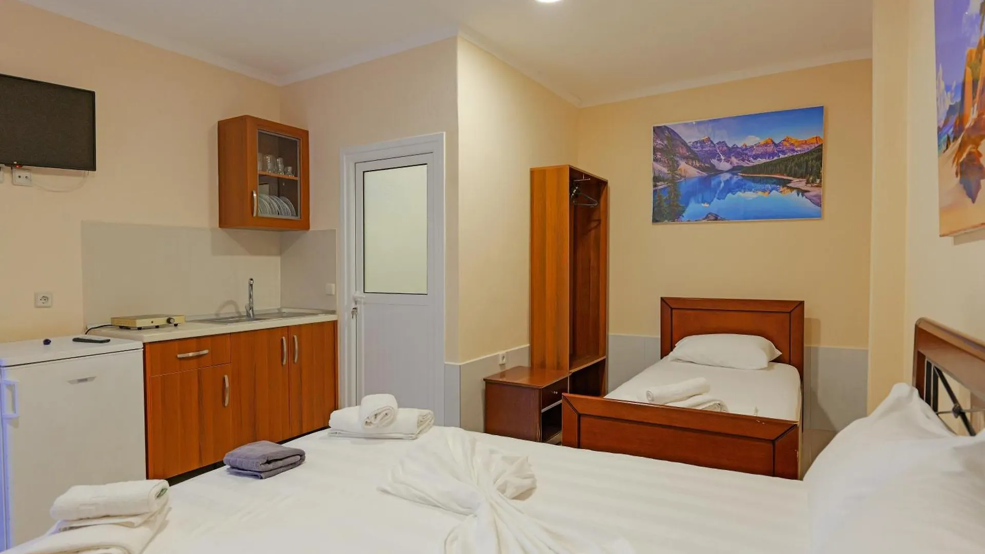 Cozy Veranda Kristian - Free Parking Ksamil Hotel