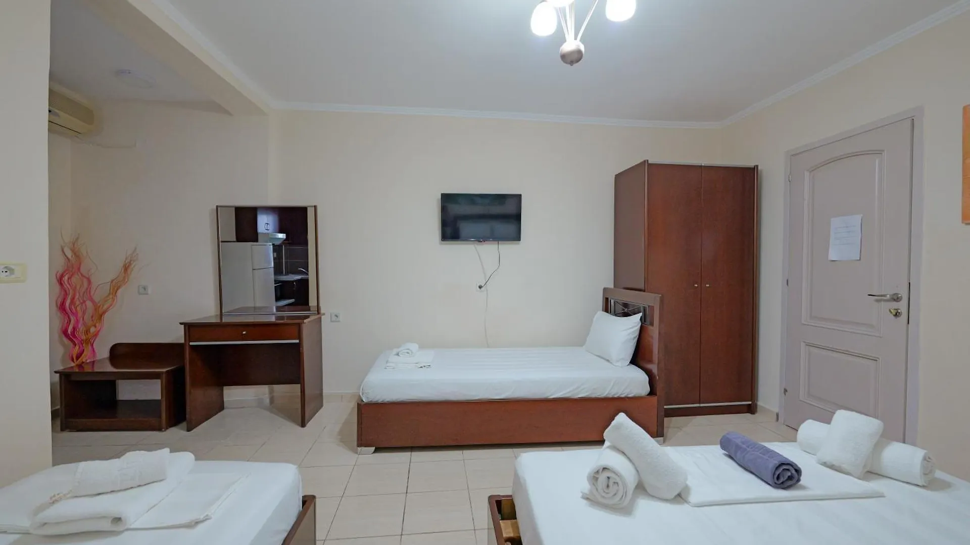 Hotel Cozy Veranda Kristian - Free Parking Ksamil Albania