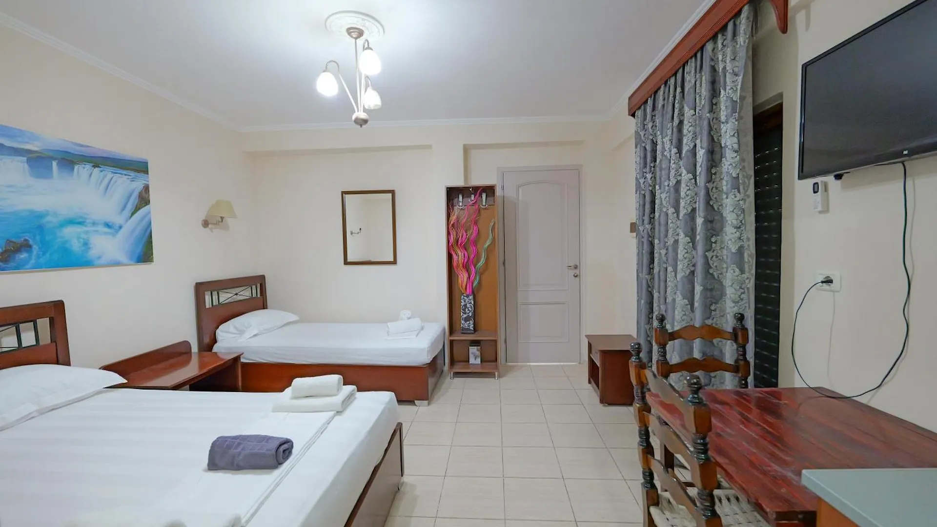 Hotel Cozy Veranda Kristian - Free Parking Ksamil